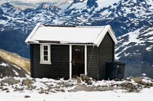 Auch das Außenklo muss fotografisch festgehalten werden. Auch das Außenklo muss fotografisch festgehalten werden.
