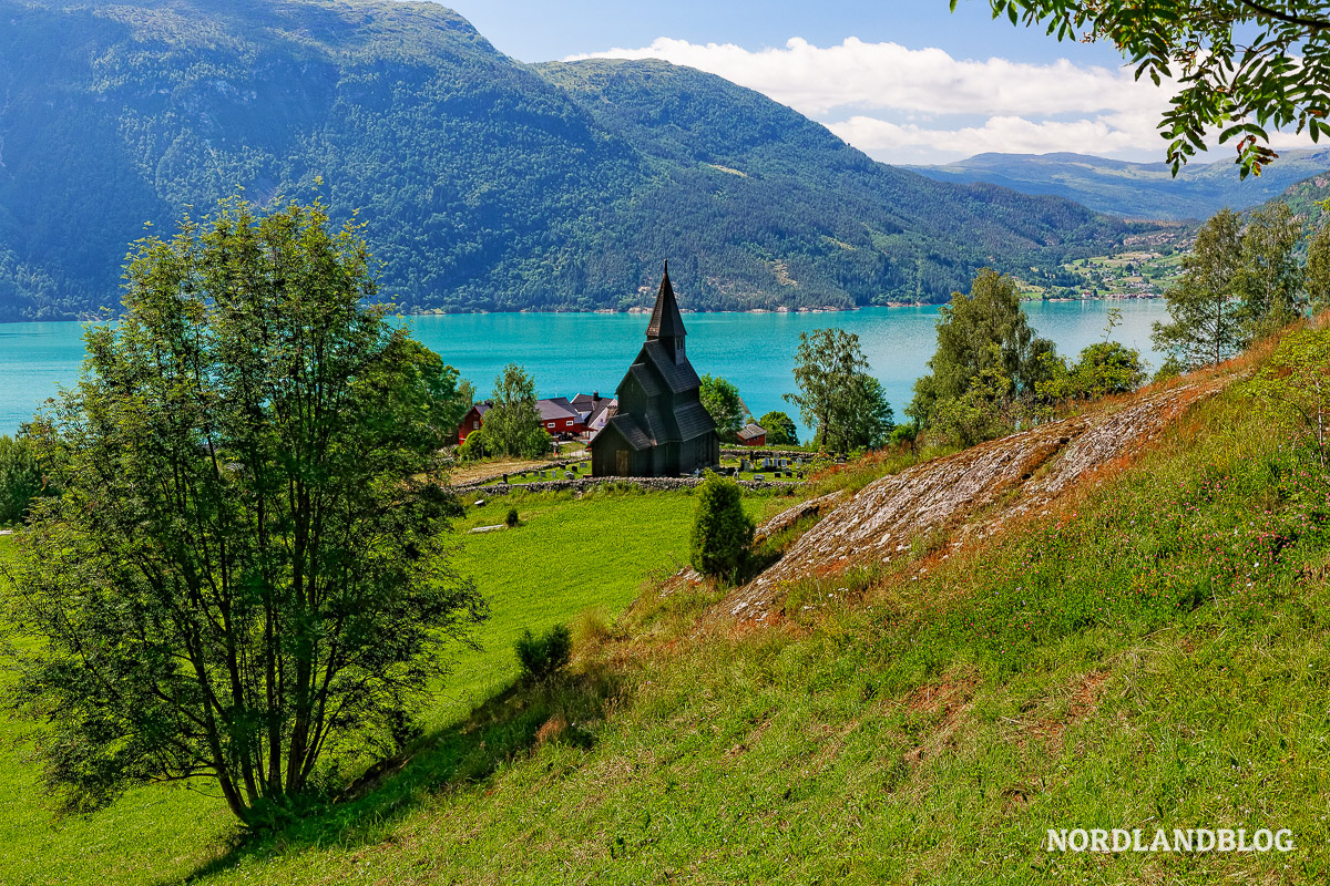 Die Stabkirche von Urnen, eines der Highlights in der Region (UNESCO)